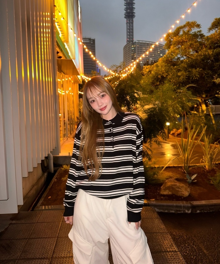 루즈핏 카라 스트라이프 니트 블랙