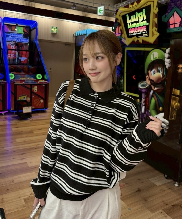 루즈핏 카라 스트라이프 니트 블랙