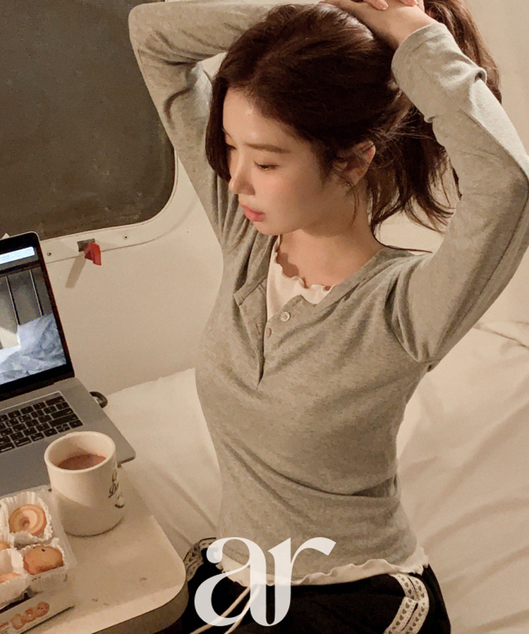 （華奢見えシルエット／レイヤード風♥）   配色ウェーブ レイヤード風 プラケット付きロンT GRAY