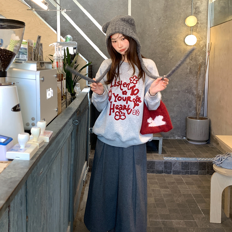 ハート刺繍マンツーマンTシャツ GREY