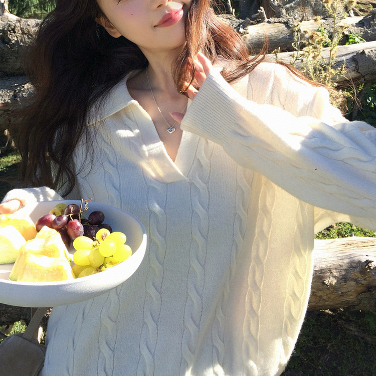 트임 카라 꽈배기니트