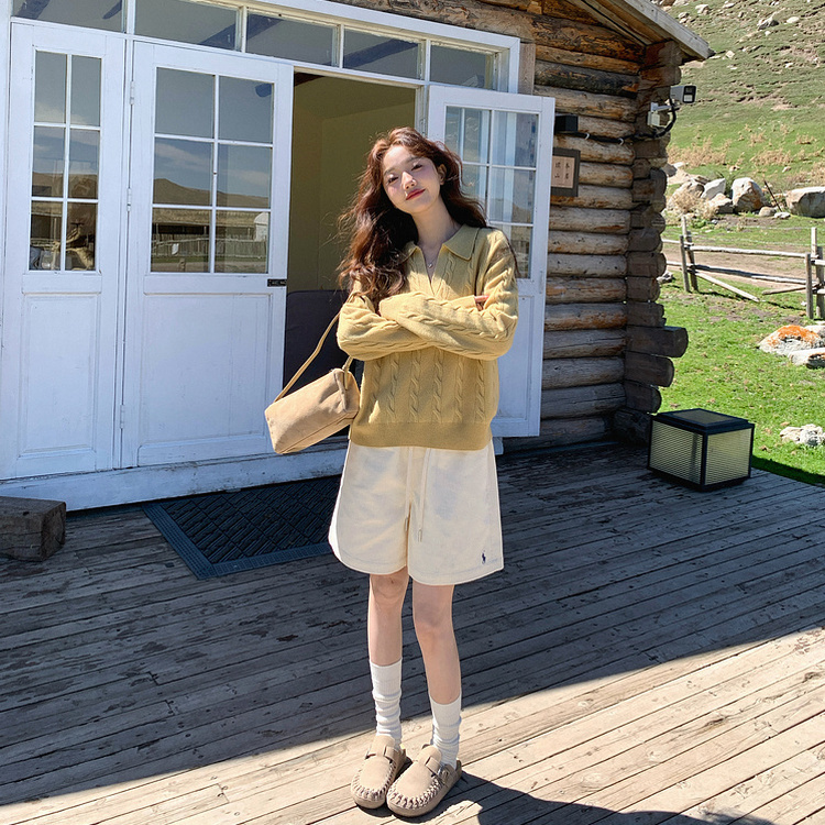 트임 카라 꽈배기니트