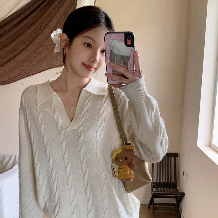 트임 카라 꽈배기니트