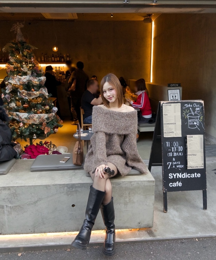 オーバーオフショルダーロングニット BROWN