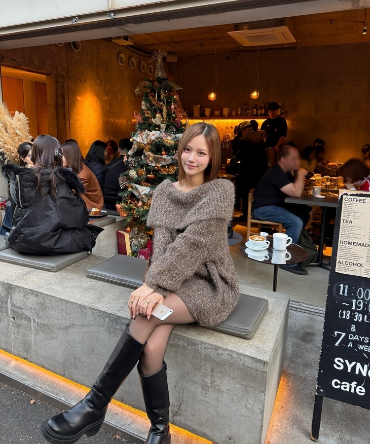 オーバーオフショルダーロングニット BROWN