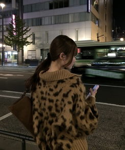 호피 지퍼 가디건 카멜