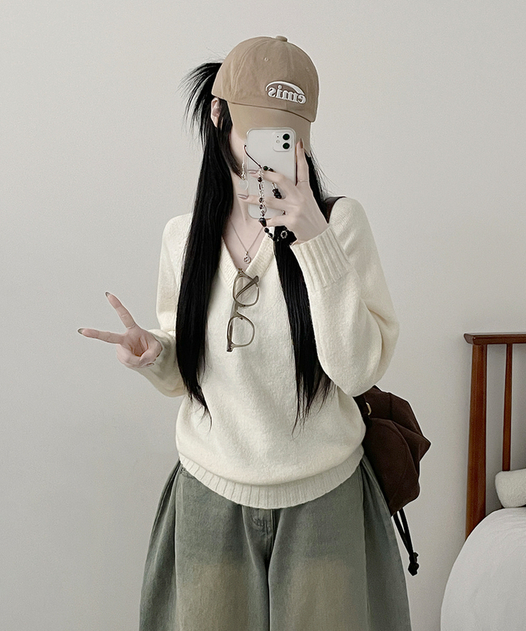 브이넥도톰무지나그랑루즈핏울니트 화이트