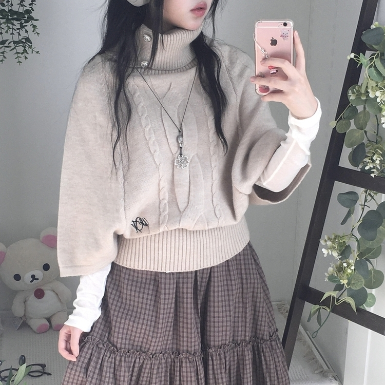 달빛천사 자수 꽈배기 빈티지 대장 모리걸 실버버튼 판초 터틀넥 케이프 망토 니트 베이지