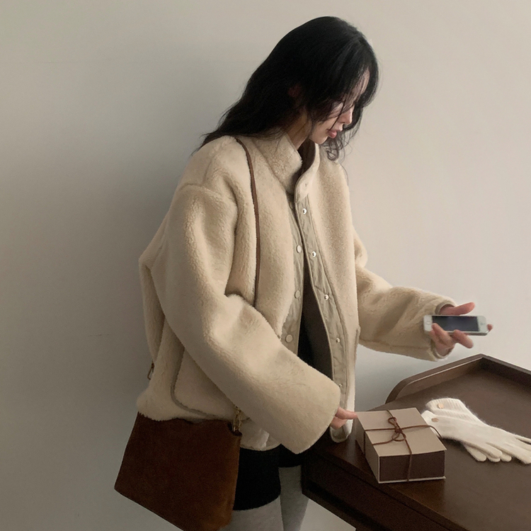 버터 플리스 양털 가죽패치 오버핏 덤블 배색 점퍼 자켓 아이보리