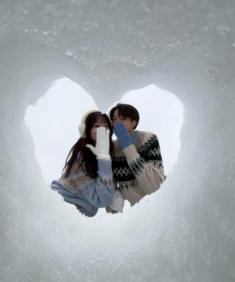 라운드넥 노르딕 니트 소라