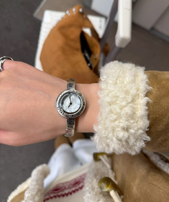 英字ビンテージウォッチ SILVER