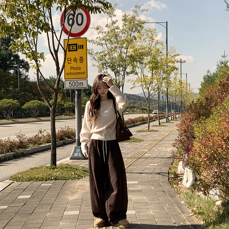 라라 라운드 허리잘록 와펜 가을 긴팔 니트 루즈핏 겨울 상의 데일리 오버핏 긴팔티 아이보리