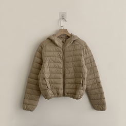 데일리한 무드의 빵빵 겨울 긴팔 데일리 웰론 하이넥 후드 패딩 아우터 경량패딩 오버핏 점퍼