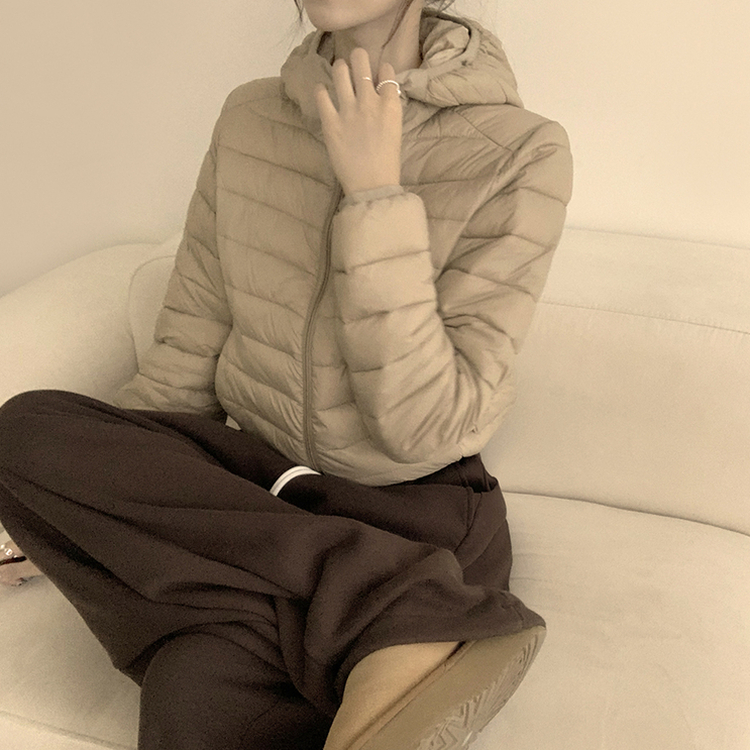 데일리한 무드의 빵빵 겨울 긴팔 데일리 웰론 하이넥 후드 패딩 아우터 경량패딩 오버핏 점퍼 베이지