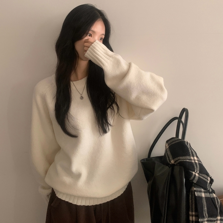 윈터 데일리 나그랑 라운드 루즈핏 울 긴팔니트 화이트