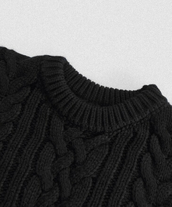 ケーブルウールニット