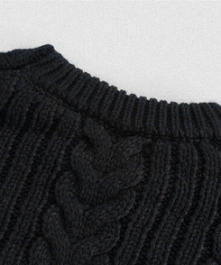 ケーブルウールニット