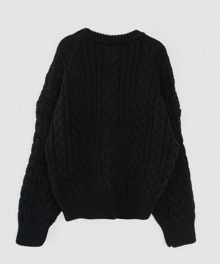 ケーブルウールニット