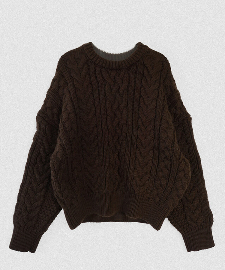 ケーブルウールニット