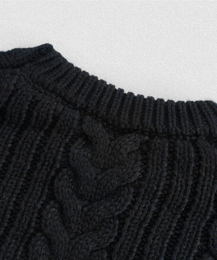 ケーブルウールニット