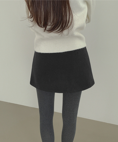 깔끔 모직 허얇골넓 A라인 연말 스커트 블랙