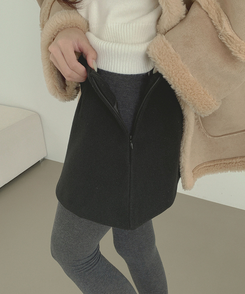 깔끔 모직 허얇골넓 A라인 연말 스커트 블랙