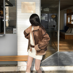 아인 스웨이드 레더 양털 하이넥 버클 스트랩 무스탕 자켓 브라운