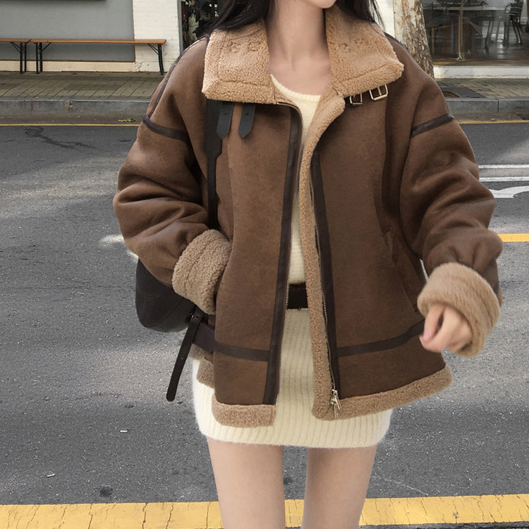 아인 스웨이드 레더 양털 하이넥 버클 스트랩 무스탕 자켓 브라운