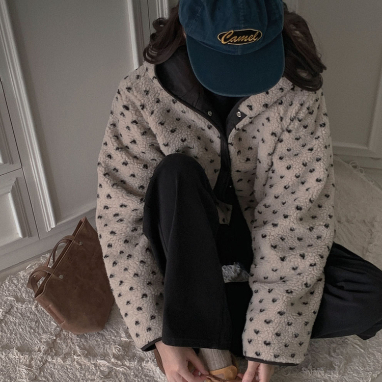 양면으로 착용가능한뽀글이 도트 리버시블 후드 후리스 아방핏 점퍼