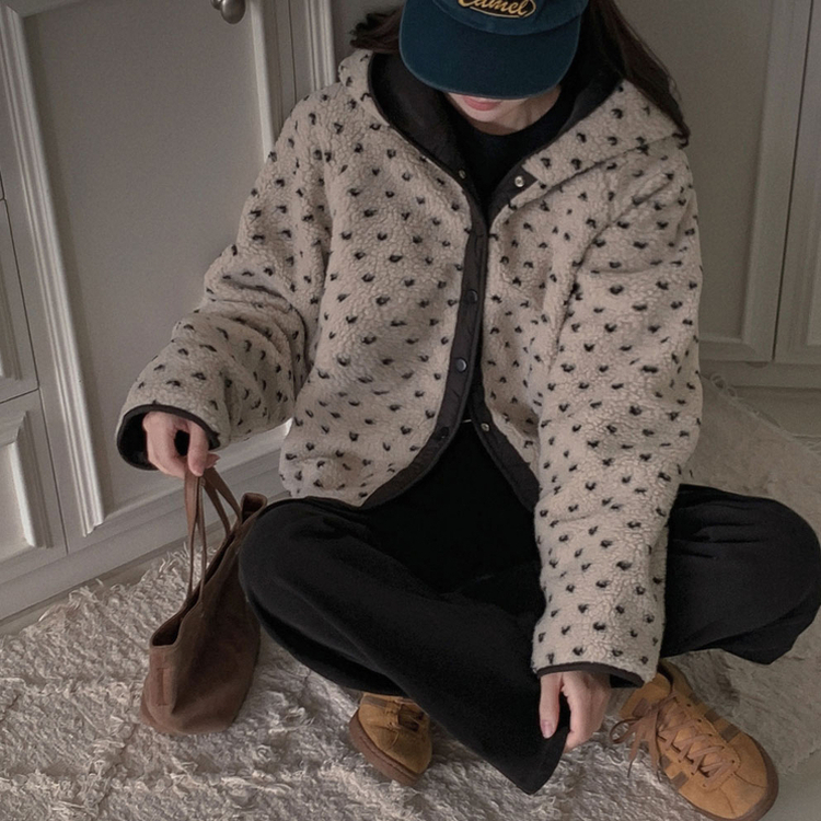 양면으로 착용가능한뽀글이 도트 리버시블 후드 후리스 아방핏 점퍼