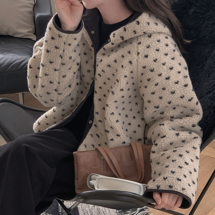양면으로 착용가능한뽀글이 도트 리버시블 후드 후리스 아방핏 점퍼
