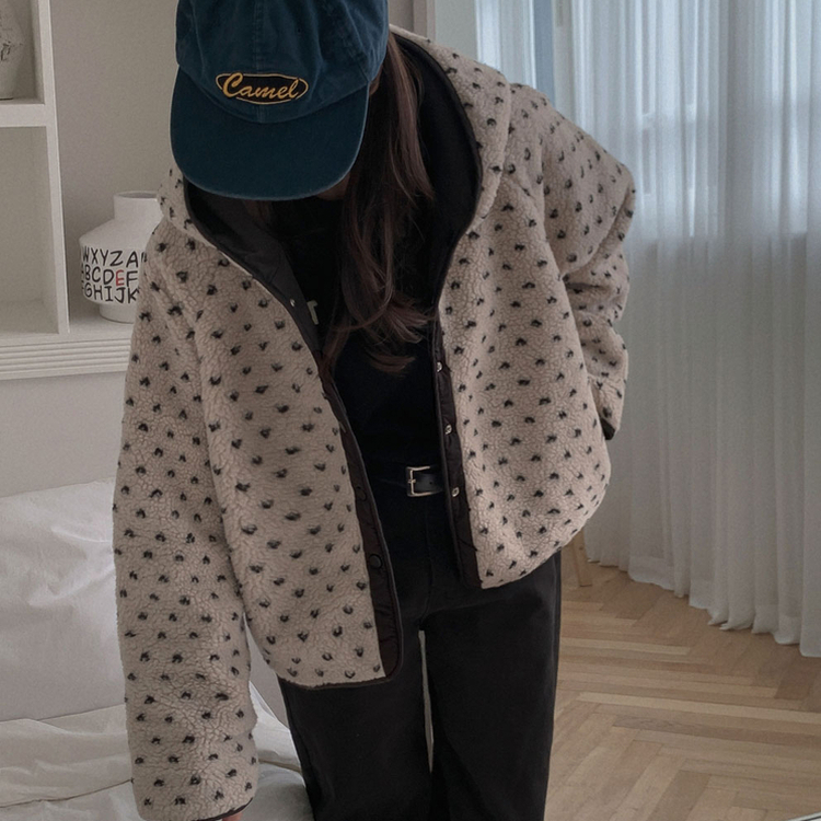 양면으로 착용가능한뽀글이 도트 리버시블 후드 후리스 아방핏 점퍼