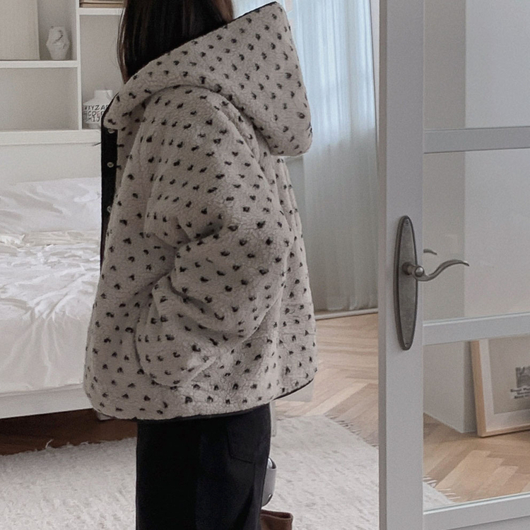 양면으로 착용가능한뽀글이 도트 리버시블 후드 후리스 아방핏 점퍼