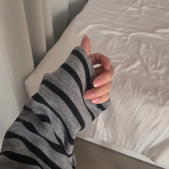 포블 하이넥 버튼 스트라이프 아방핏 단가라 맨투맨후드티 그레이