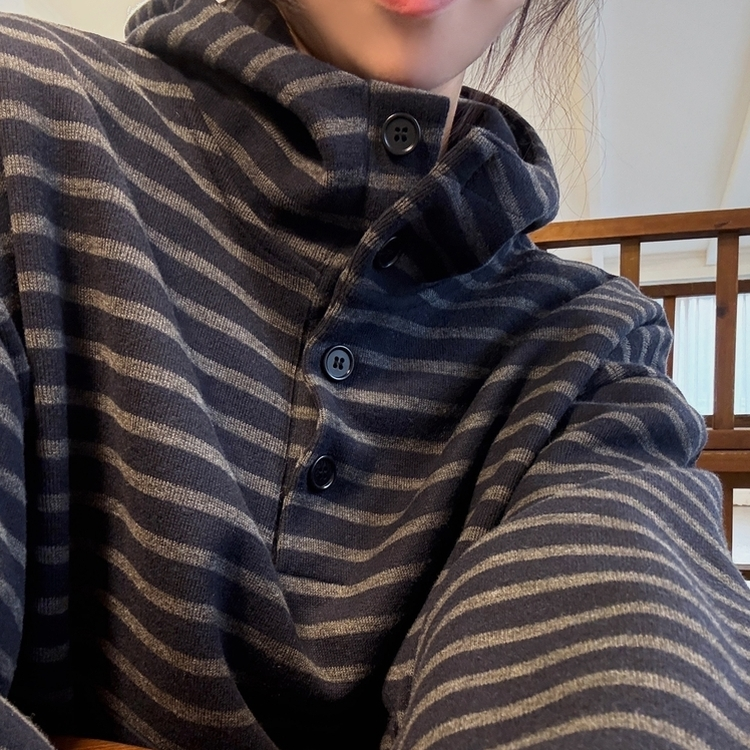 포블 하이넥 버튼 스트라이프 아방핏 단가라 맨투맨후드티 네이비