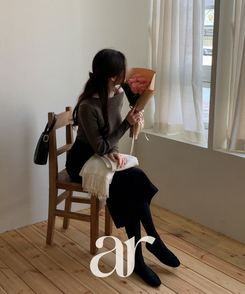 (華奢見えシルエット / ピタッと伸縮性◎)   ストラップ付きアシメオフショルニット BROWN