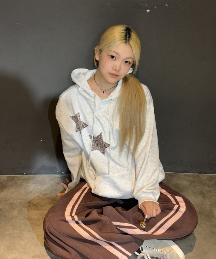 (기모)투스타 레오파드 별패치 후드 아이보리