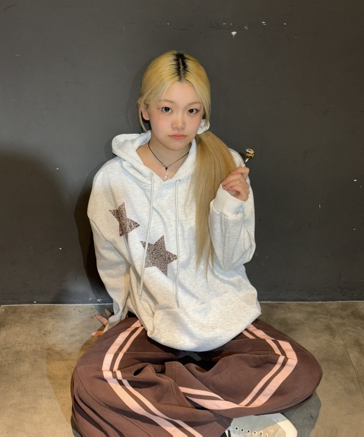 (기모)투스타 레오파드 별패치 후드 아이보리