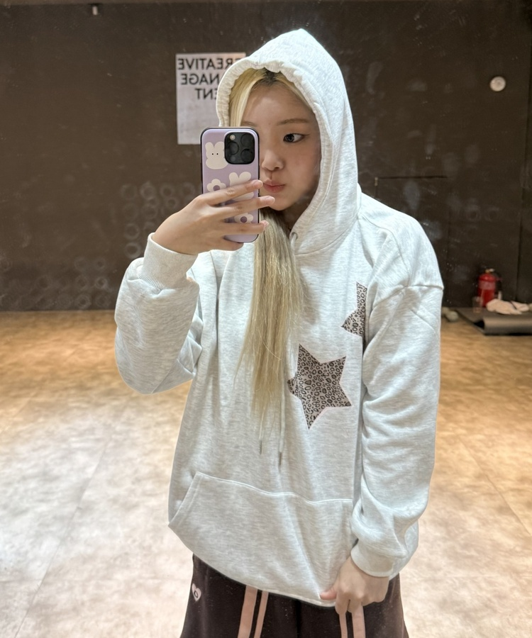 (기모)투스타 레오파드 별패치 후드 아이보리