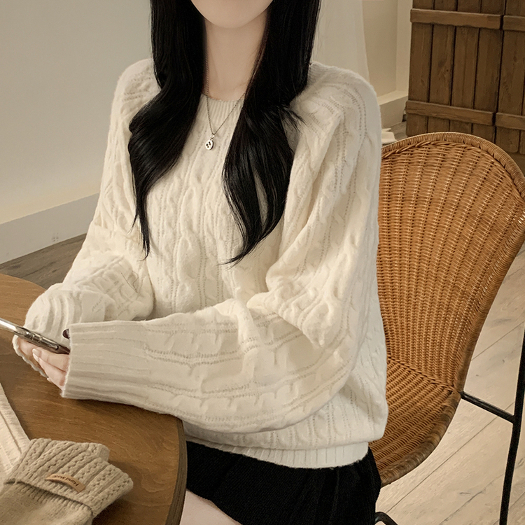 도톰 폭닥 꽈배기 케이블 라운드 오버핏 겨울 울니트 빅사이즈 화이트