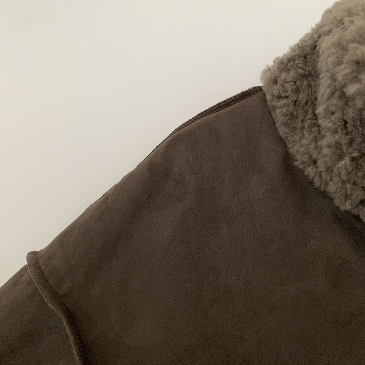 ウールハイネックスエードムートンジャンパー