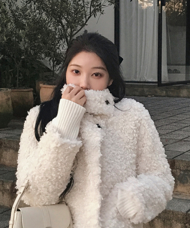 ムードハイネックボタンムートンジャケット WHITE