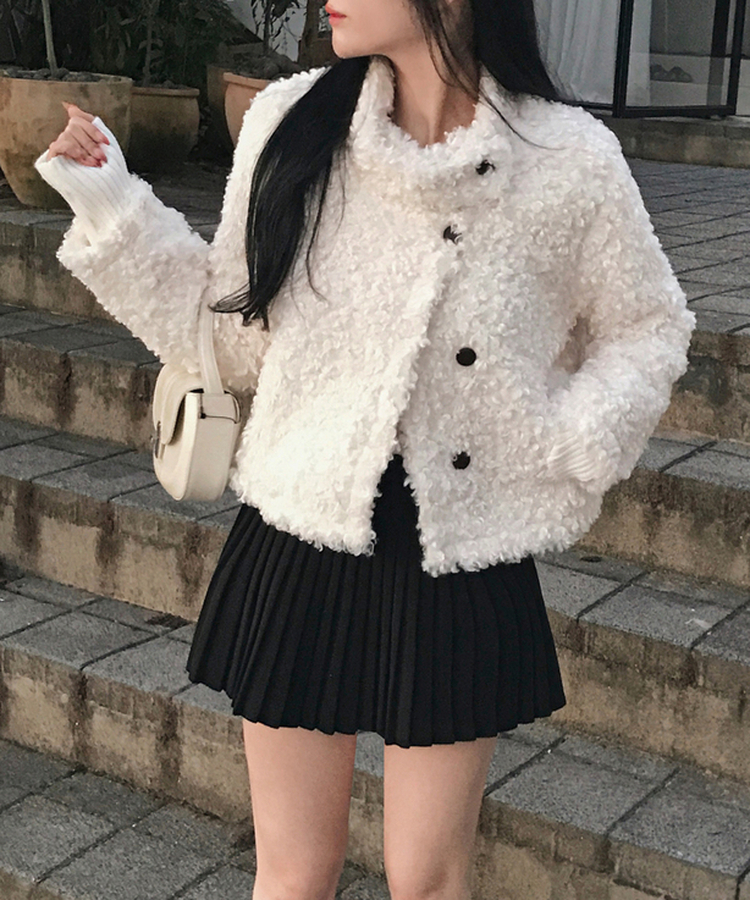 ムードハイネックボタンムートンジャケット WHITE