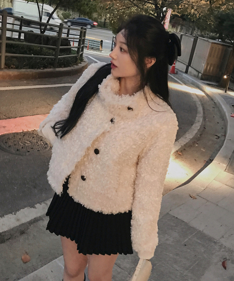 ムードハイネックボタンムートンジャケット WHITE