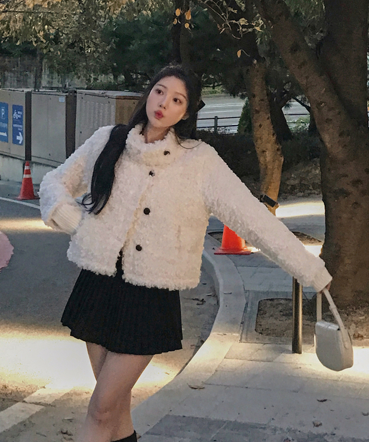 ムードハイネックボタンムートンジャケット WHITE