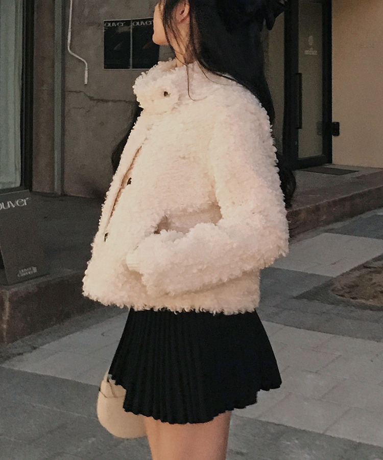 ムードハイネックボタンムートンジャケット WHITE