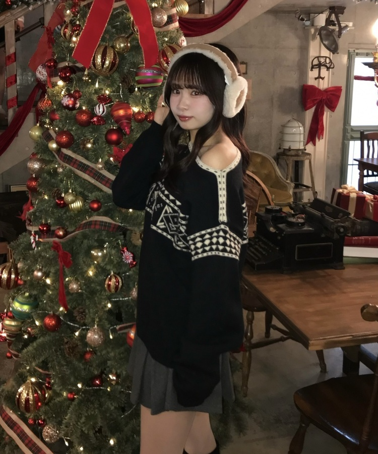 배색 노르딕 원숄더 니트