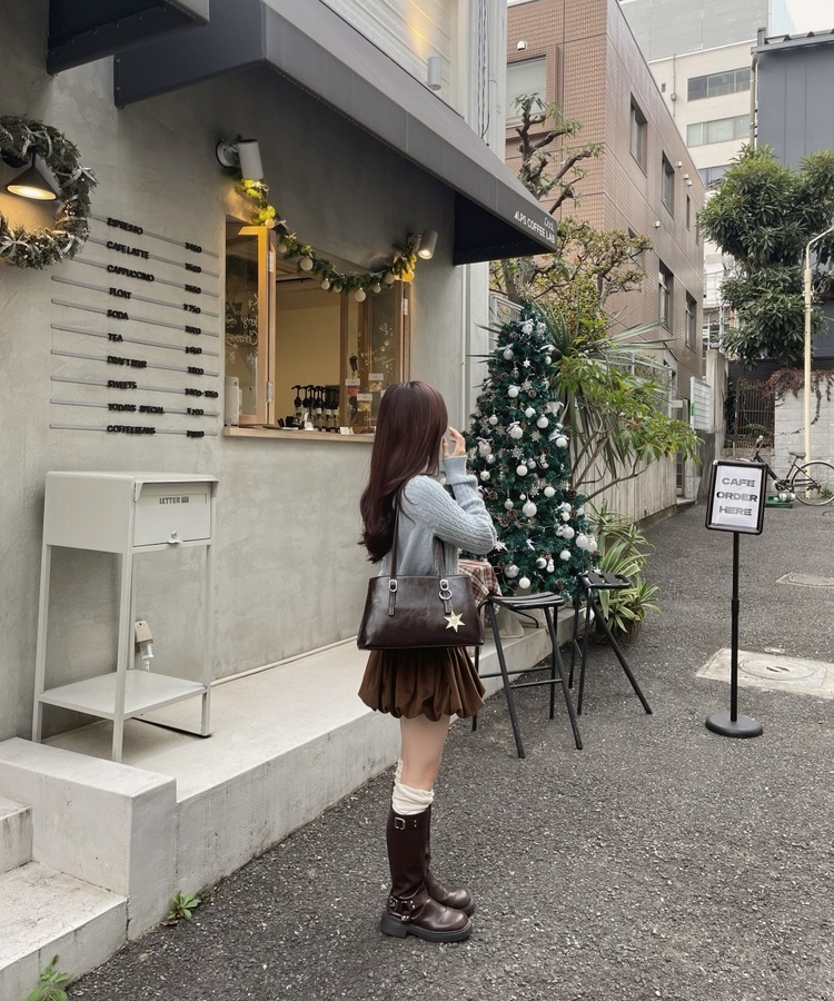 카멜 꽈배기 팬던트 니트 가디건 소라