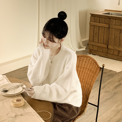 도톰폭닥 모헤어 파스텔 아방핏 보카시 라운드 겨울 아방핏 니트 아이보리