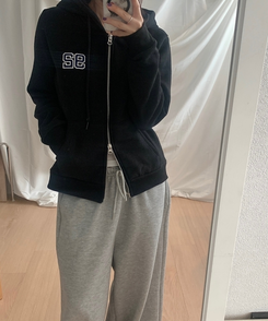 【起毛】92ワッペンスリムフードジップアップ BLACK